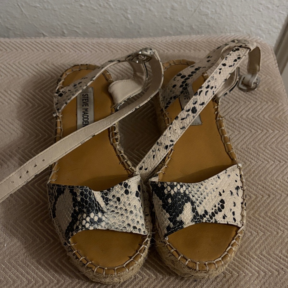Steve Madden Beige and Black Espadrille Sandals